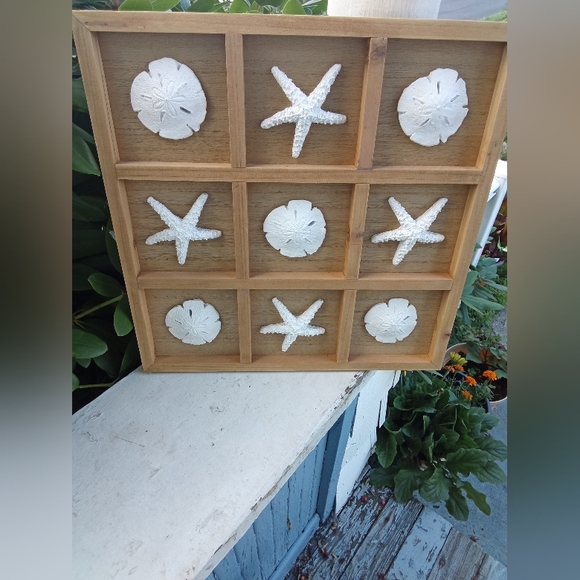 Wooden Coastal Wall Art with White Sea Shells NWT - Picture 1 of 4